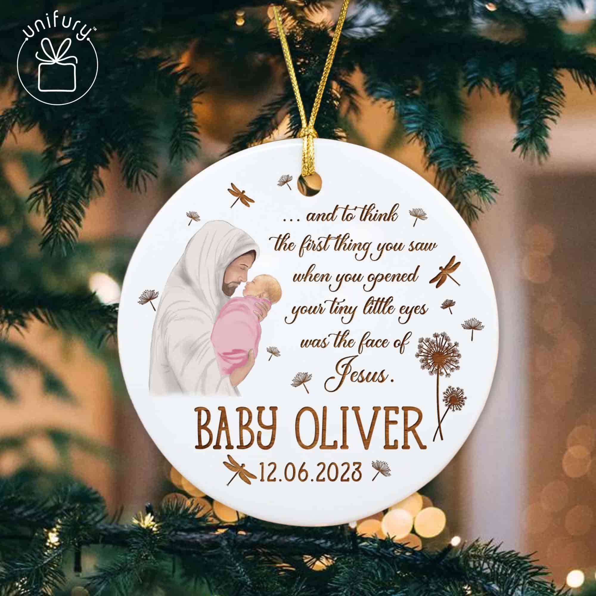 Oliver the Ornament Christmas Memories [Book]