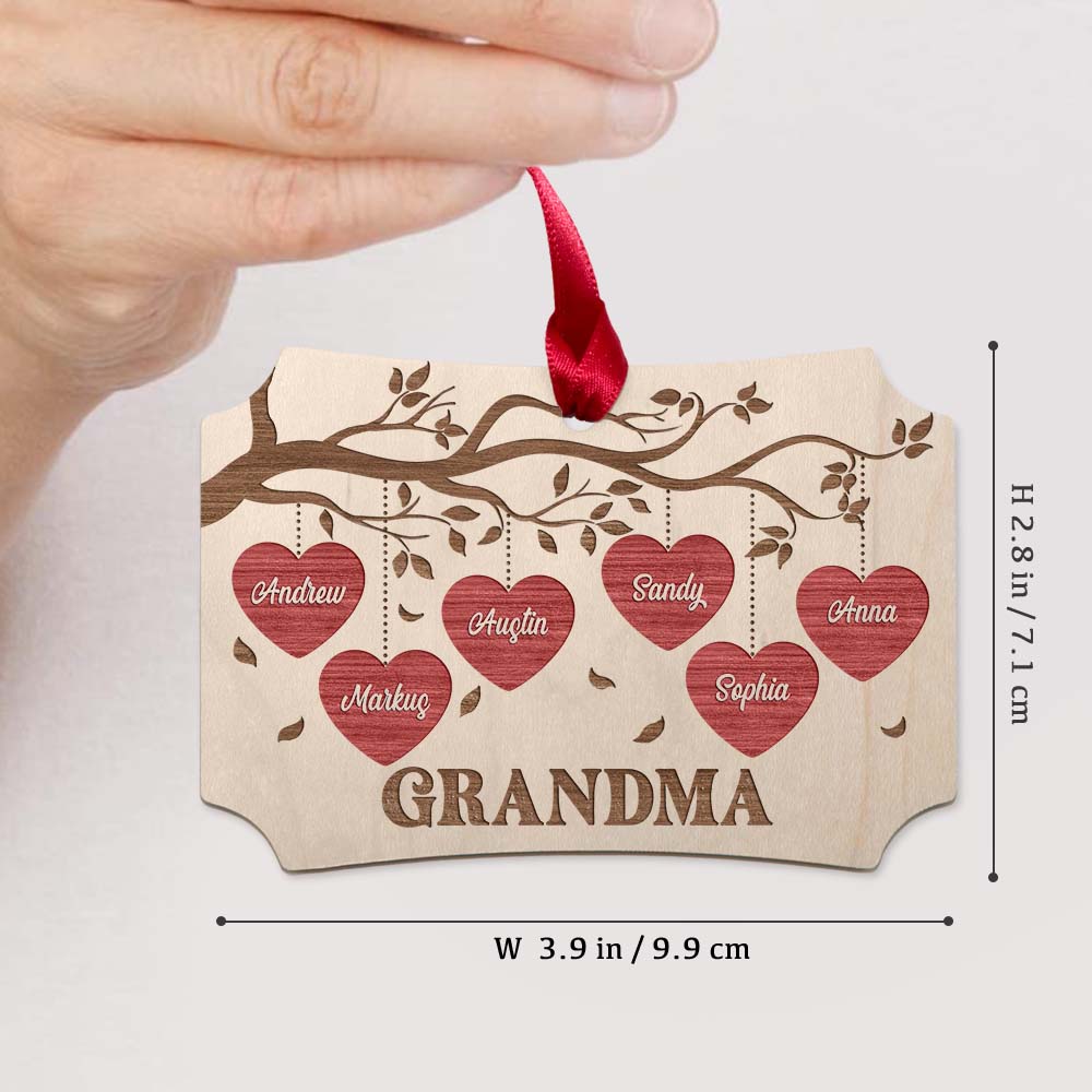 Personalized Christmas Scalloped Wooden Maple Ornament gifts for Grandma - We love Grandma - Custom Names